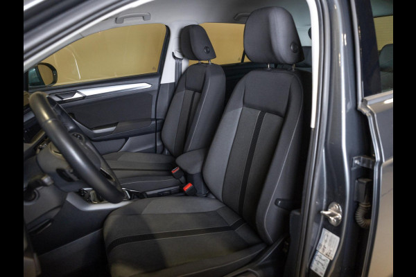 Volkswagen T-Roc 1.5 TSI Life / 150pk / Achteruitrij camera / Stoelverwarming /