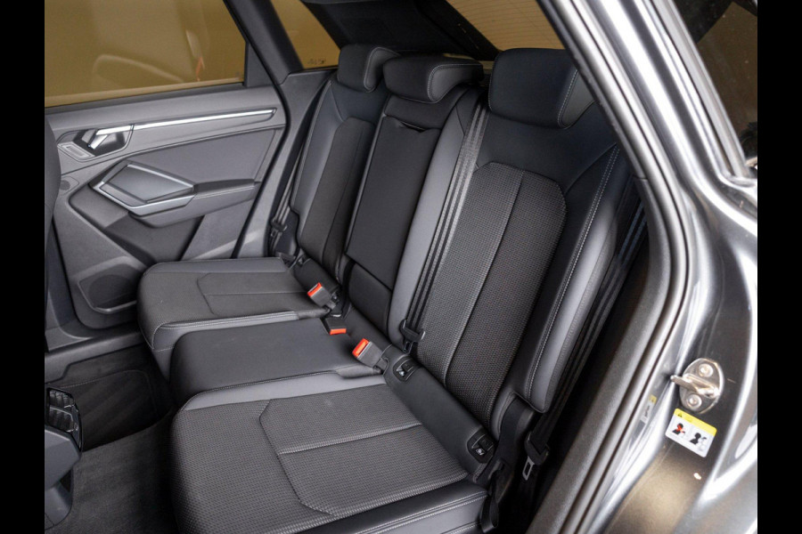 Audi Q3 35 TFSI 2x S-Line edition / 150pk / Panorama dak / Keyless / Stoelverwarming /