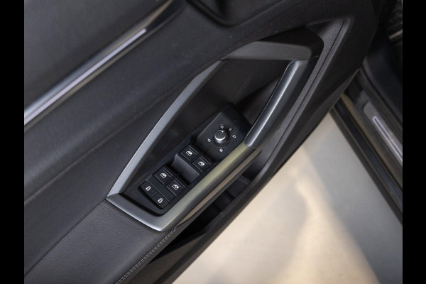 Audi Q3 35 TFSI 2x S-Line edition / 150pk / Panorama dak / Keyless / Stoelverwarming /