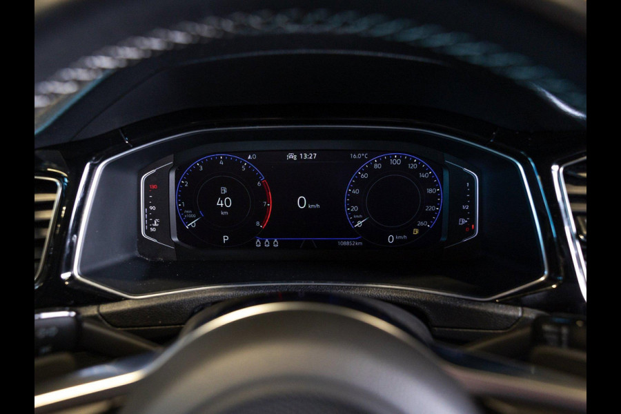 Volkswagen T-Roc Sport / 150pk / Achteruitrij camera / Virtual cockpit / Adaptieve cruise control /