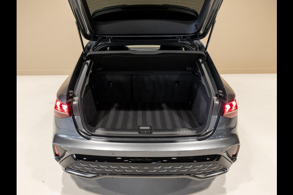 Audi A3 Sportback 35 TFSI 2x S-Line edition / 150pk / Panorama dak / Sonos / Achteruitrij camera /