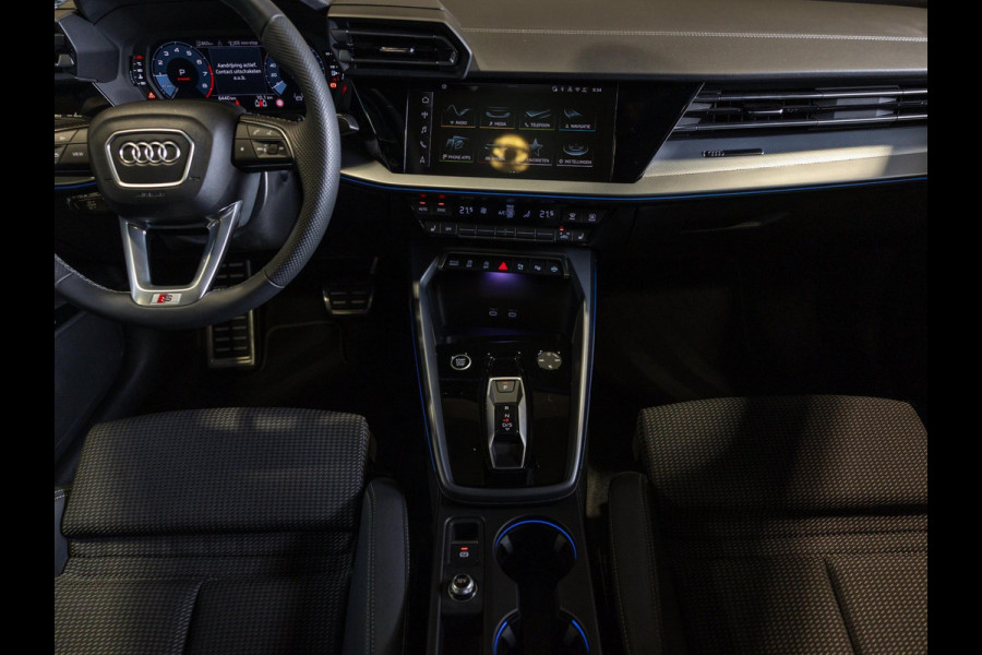 Audi A3 Sportback 35 TFSI 2x S-Line edition / 150pk / Panorama dak / Sonos / Achteruitrij camera /