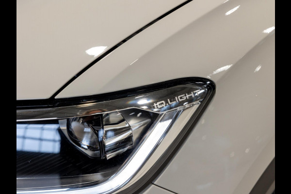 Volkswagen T-Roc 1.5 TSI R-Line Edition / 150pk / Stoel en stuur verwarming / Achteruitrij camera / Keyless /