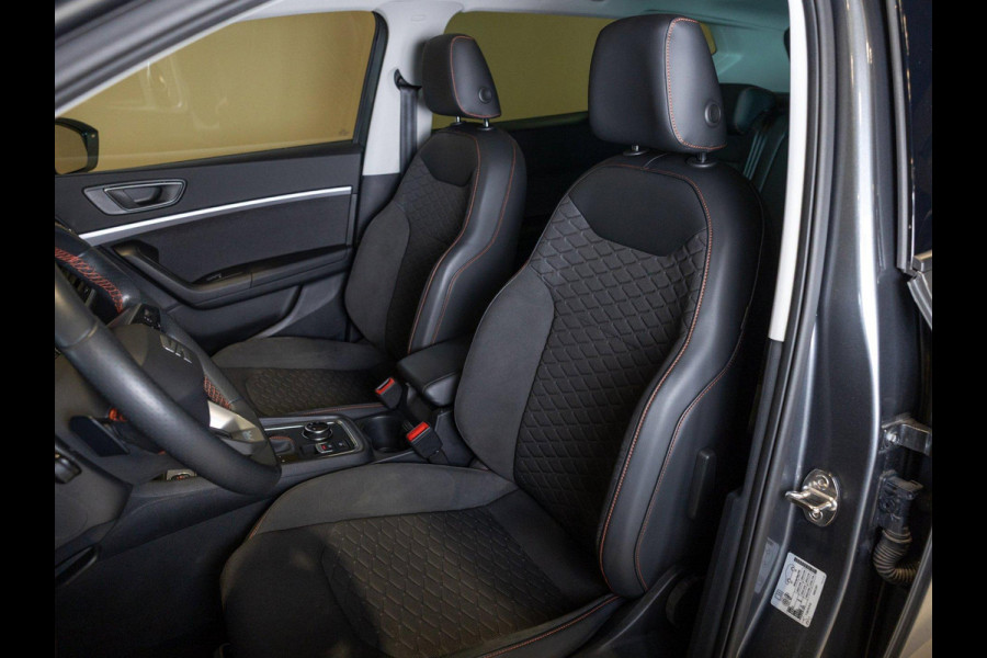 Seat Ateca 1.5 TSI FR Business Intense / 150pk / Panorama dak / Achteruitrij camera / Stoel en stuur verwarming /