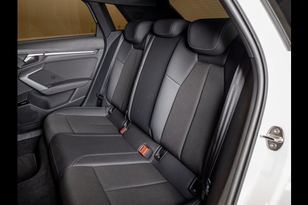 Audi A3 Sportback 35 TFSI S-Line edition / 150pk / Panorama dak / Sonos / Achteruitrij camera /