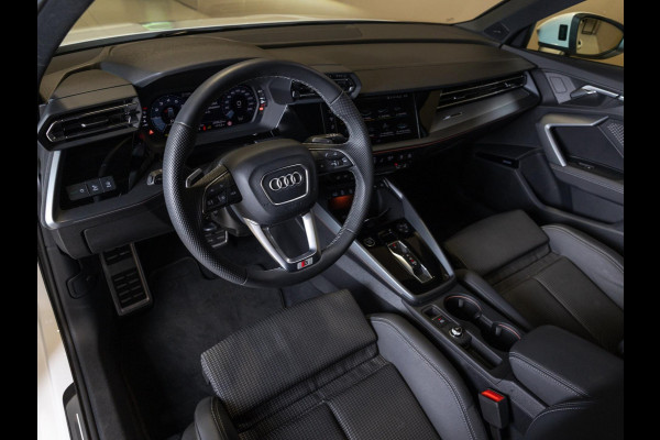 Audi A3 Sportback 35 TFSI S-Line edition / 150pk / Panorama dak / Sonos / Achteruitrij camera /
