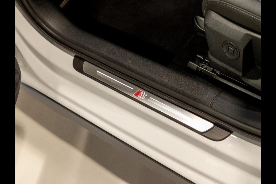 Audi A3 Sportback 35 TFSI S-Line edition / 150pk / Panorama dak / Sonos / Achteruitrij camera /