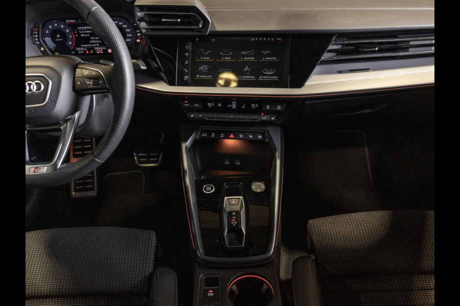 Audi A3 Sportback 35 TFSI S-Line edition / 150pk / Panorama dak / Sonos / Achteruitrij camera /