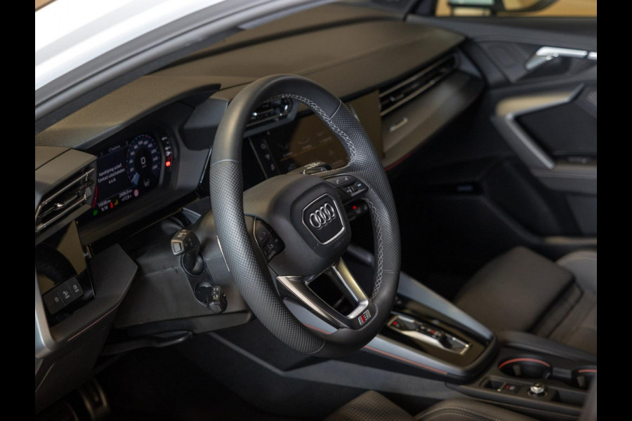 Audi A3 Sportback 35 TFSI S-Line edition / 150pk / Panorama dak / Sonos / Achteruitrij camera /