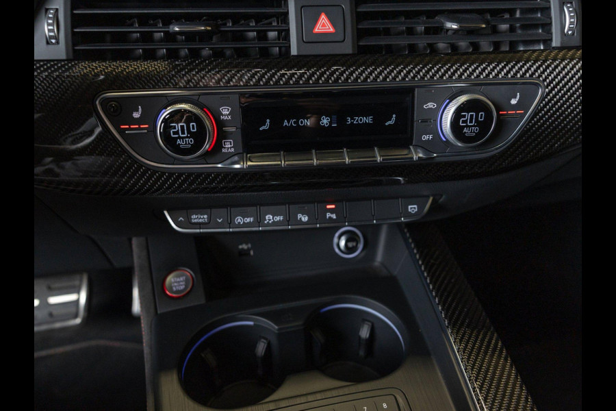 Audi A4 Avant 2.9 TFSI RS 4 quattro / 450pk / Panorama dak / Head up display / Carbon /
