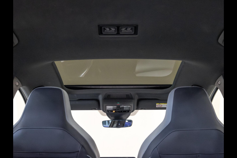 Volkswagen Golf 1.5 eTSI R-Line / 150pk / Panorama dak / Harman Kardon / Stoel en stuurverwarming /
