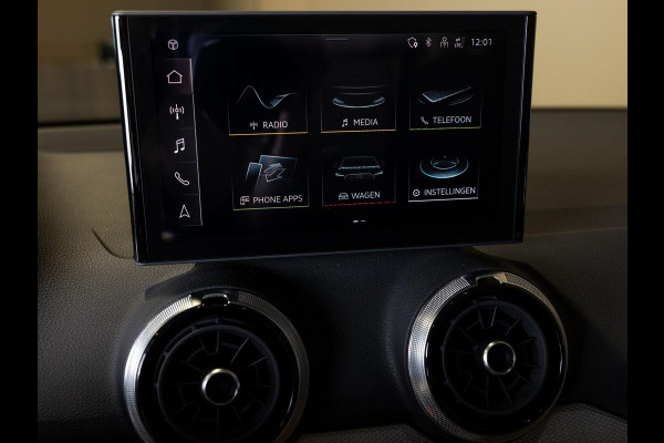 Audi Q2 35 TFSI S-Line Edition / 150pk / Leder / Stoelverwarming / Keyless entry / Matrix LED / Adaptieve cruise control /