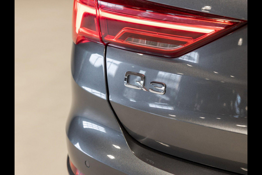 Audi Q3 45 TFSI quattro 2x S Line / 230pk / Panorama dak / B&O / Keyless / Achteruitrij camera /