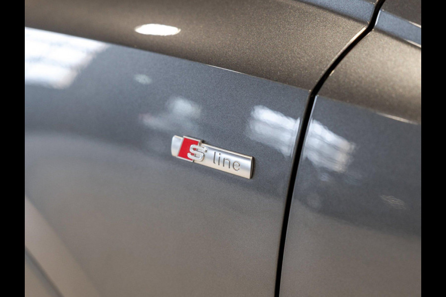 Audi Q3 45 TFSI quattro 2x S Line / 230pk / Panorama dak / B&O / Keyless / Achteruitrij camera /