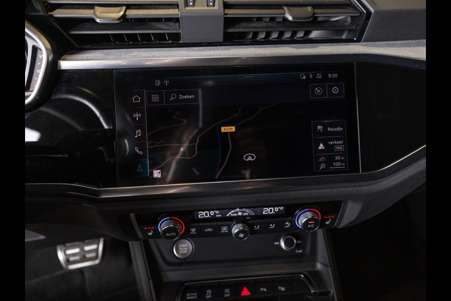 Audi Q3 45 TFSI quattro 2x S Line / 230pk / Panorama dak / B&O / Keyless / Achteruitrij camera /