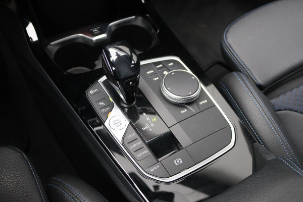 BMW 1-serie 118i 140PK Automaat Executive Edition M-Sport Sportstoelen/Parkeerhulp/Navigatie/Cruise-control