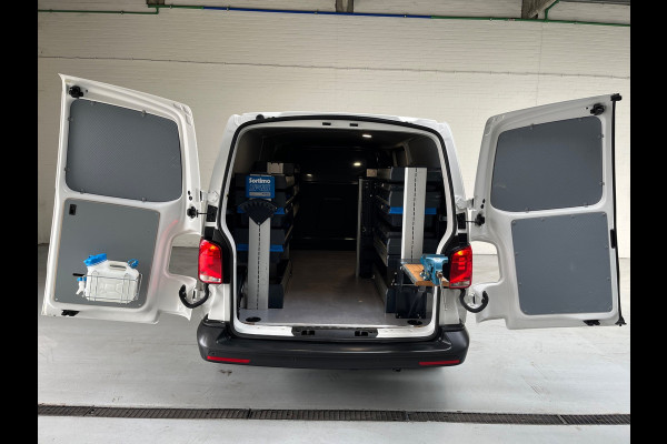 Volkswagen Transporter Automaat DSG Servicewagen 2.0 TDI 150pk L2H1 3Persoons Sortimo Inrichting, Airco, Navigatie, RIJKLAARPRIJS!