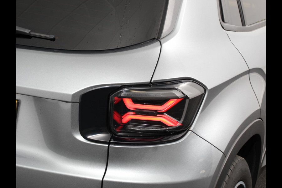 Jeep Avenger Summit 54 kWh SOH 96,5 % Camera Lichtmetalen Velgen 18" Navigatie Apple Carplay/ Android Auto Sfeerverlichting Parkeersensor achter Cruise Control Stoelverwarming Full LED Virtual Cockpit Climate Control Two tone Electrisch bedienbare achterkep
