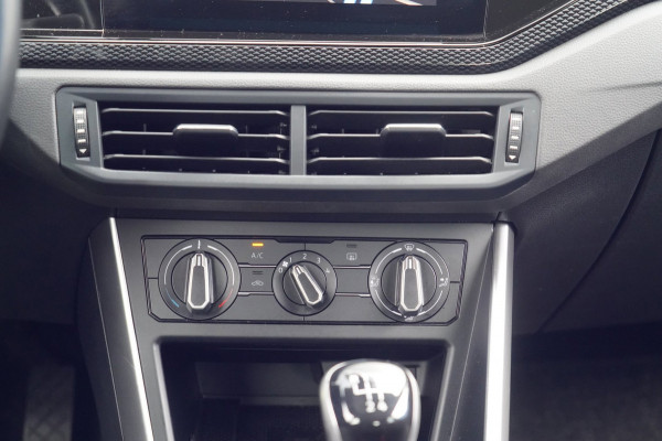 Volkswagen Polo 1.0 TSI Life / NL-Auto / Facelift / Navi / Cruise / 5-Deurs / Airco / Carplay / 84dkm NAP