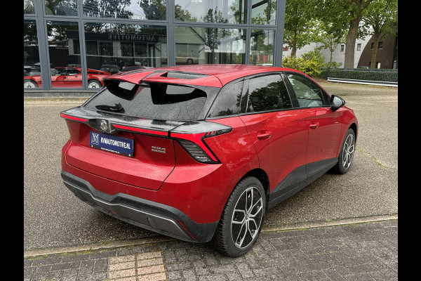 MG Mg4 electric Luxury 64 kWh SOH 97% | 7.000KM! |360 CAMERA| 7 JAAR MG GARANTIE T/M 04-2031| ELEK. STOEL| DODE HOEK SENSOR| STOEL + STUURVERWARMING| ADAPTIVE CRUISE CONTROL