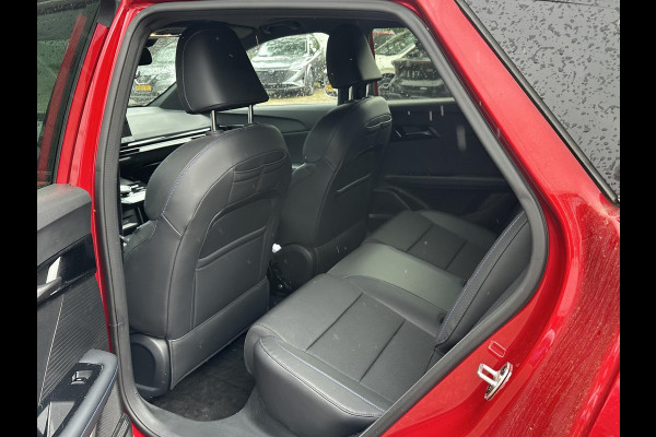 MG Mg4 electric Luxury 64 kWh SOH 97% | 7.000KM! |360 CAMERA| 7 JAAR MG GARANTIE T/M 04-2031| ELEK. STOEL| DODE HOEK SENSOR| STOEL + STUURVERWARMING| ADAPTIVE CRUISE CONTROL