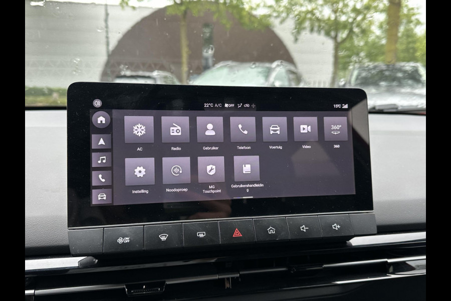 MG Mg4 electric Luxury 64 kWh SOH 97% | 7.000KM! |360 CAMERA| 7 JAAR MG GARANTIE T/M 04-2031| ELEK. STOEL| DODE HOEK SENSOR| STOEL + STUURVERWARMING| ADAPTIVE CRUISE CONTROL