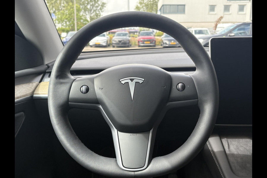 Tesla Model Y RWD 58 kWh | 43.000 KM | SOH 92,8% | AutoPilot | Panoramadak |