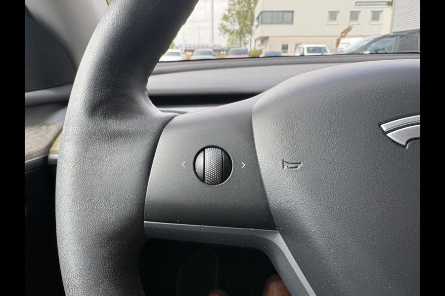 Tesla Model Y RWD 58 kWh | 43.000 KM | SOH 92,8% | AutoPilot | Panoramadak |