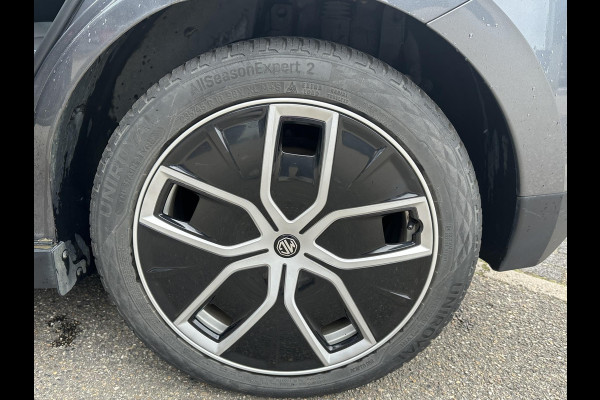 MG Mg4 electric Luxury 64 kWh SOH 97%  |360 CAMERA| 7 JAAR MG GARANTIE T/M 02-2031| ELEK. STOEL| DODE HOEK SENSOR| STOEL + STUURVERWARMING| ADAPTIVE CRUISE CONTROL