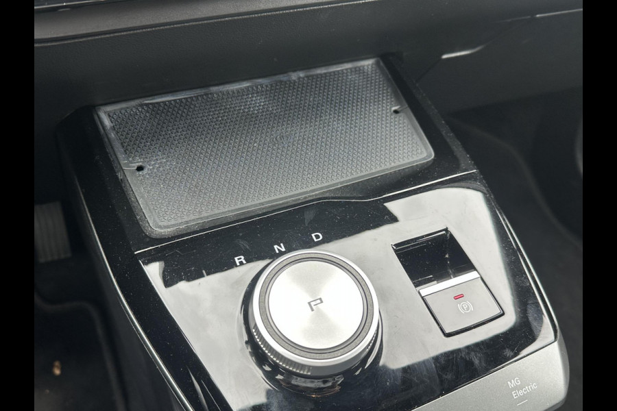 MG Mg4 electric Luxury 64 kWh SOH 97%  |360 CAMERA| 7 JAAR MG GARANTIE T/M 02-2031| ELEK. STOEL| DODE HOEK SENSOR| STOEL + STUURVERWARMING| ADAPTIVE CRUISE CONTROL