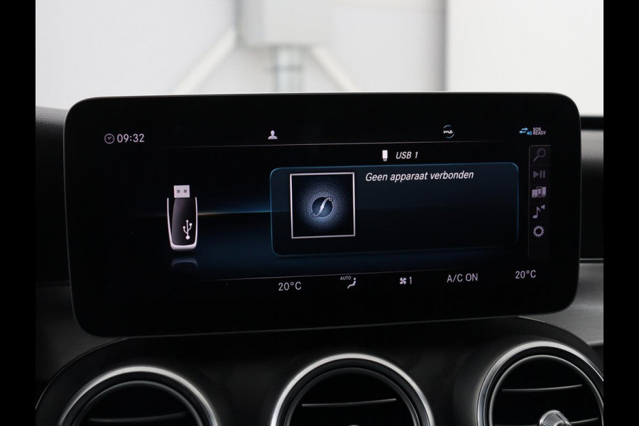 Mercedes-Benz C-Klasse 160 AMG Limited | Stoelverwarming | Leder/Alcantara | Trekhaak | Camera | Park Assist | Navigatie | Digitale Cockpit | Climate control | Cruise control | 18'' | Bluetooth