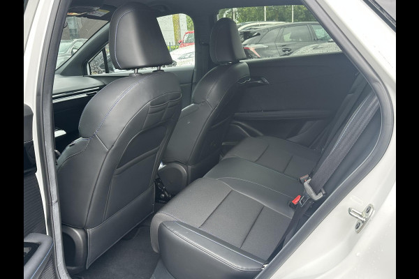MG Mg4 electric Luxury 64 kWh SOH 98% | 16.000KM! |360 CAMERA| 7 JAAR MG GARANTIE T/M 04-2031| KEYLESS ENTRY| ELEK. STOEL| DODE HOEK SENSOR| STOEL + STUURVERWARMING| ADAPTIVE CRUISE CONTROL