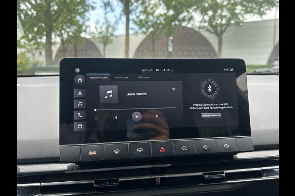 MG Mg4 electric Luxury 64 kWh SOH 98% | 16.000KM! |360 CAMERA| 7 JAAR MG GARANTIE T/M 04-2031| KEYLESS ENTRY| ELEK. STOEL| DODE HOEK SENSOR| STOEL + STUURVERWARMING| ADAPTIVE CRUISE CONTROL
