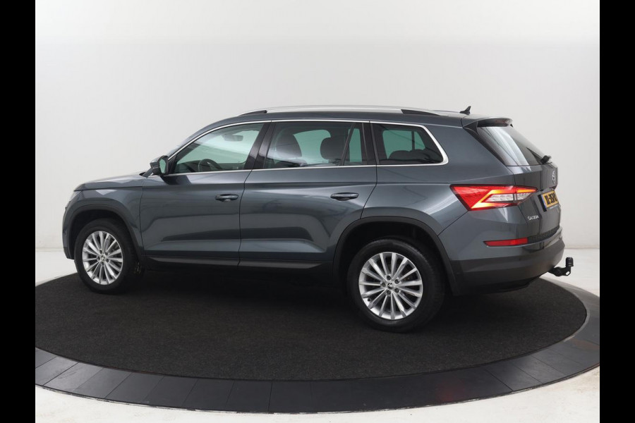 Škoda Kodiaq 2.0 TSI 4x4 Style | Trekhaak | Stoelverwarming | 360 Camera | Adaptive cruise | Carplay | Canton Sound | Navigatie | Park Assist | Sfeerverlichting | Full LED | Memory | Achterbankverwarming