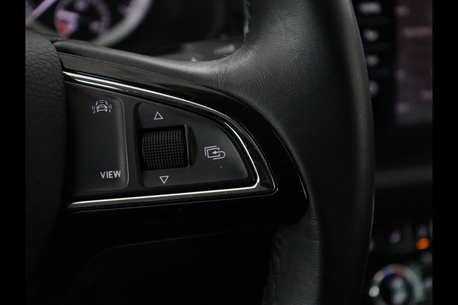 Škoda Kodiaq 2.0 TSI 4x4 Style | Trekhaak | Stoelverwarming | 360 Camera | Adaptive cruise | Carplay | Canton Sound | Navigatie | Park Assist | Sfeerverlichting | Full LED | Memory | Achterbankverwarming