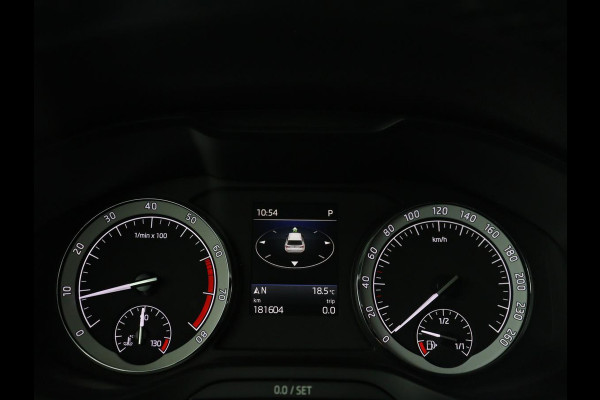 Škoda Kodiaq 2.0 TSI 4x4 Style | Trekhaak | Stoelverwarming | 360 Camera | Adaptive cruise | Carplay | Canton Sound | Navigatie | Park Assist | Sfeerverlichting | Full LED | Memory | Achterbankverwarming