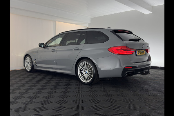 BMW 5 Serie Touring M550d xDrive High Executive M-Sportpack Aut. *PANO | LEATHER | LASER-LED | BLINDSPOT | MEMORY-PACK | HARMAN/KARDON |  DIGI-COCKPIT | AMBIENTLIGHT | SHIFTPADDLES | HEAD-UP | ADAPTIVE-CRUISE | TOWBAR | 19''ALU*