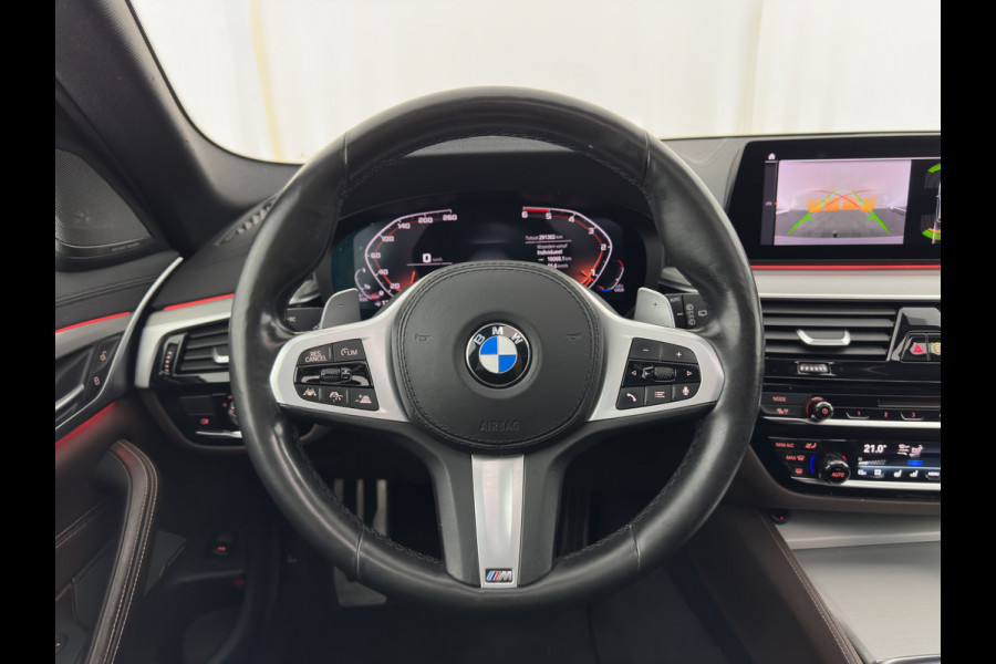BMW 5 Serie Touring M550d xDrive High Executive M-Sportpack Aut. *PANO | LEATHER | LASER-LED | BLINDSPOT | MEMORY-PACK | HARMAN/KARDON |  DIGI-COCKPIT | AMBIENTLIGHT | SHIFTPADDLES | HEAD-UP | ADAPTIVE-CRUISE | TOWBAR | 19''ALU*