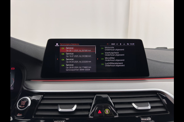 BMW 5 Serie Touring M550d xDrive High Executive M-Sportpack Aut. *PANO | LEATHER | LASER-LED | BLINDSPOT | MEMORY-PACK | HARMAN/KARDON |  DIGI-COCKPIT | AMBIENTLIGHT | SHIFTPADDLES | HEAD-UP | ADAPTIVE-CRUISE | TOWBAR | 19''ALU*
