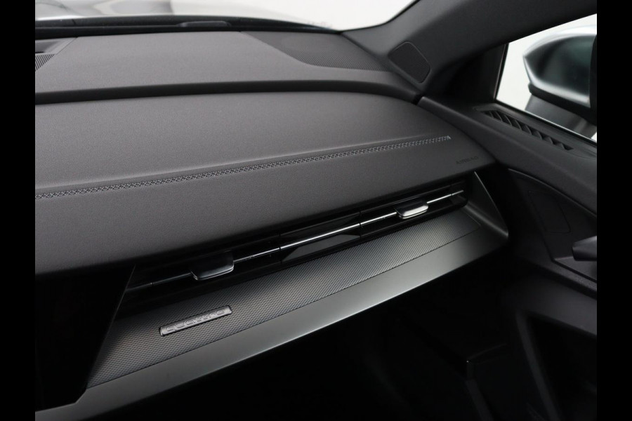 Audi S3 2.0 TFSI quattro | Adaptive cruise | Bang & Olufsen | Matrix LED | Leder/Alcantara | Park Assist | Stoelverwarming | Virtual Cockpit | Carplay | Navigatie | Sportstoelen | Climate control