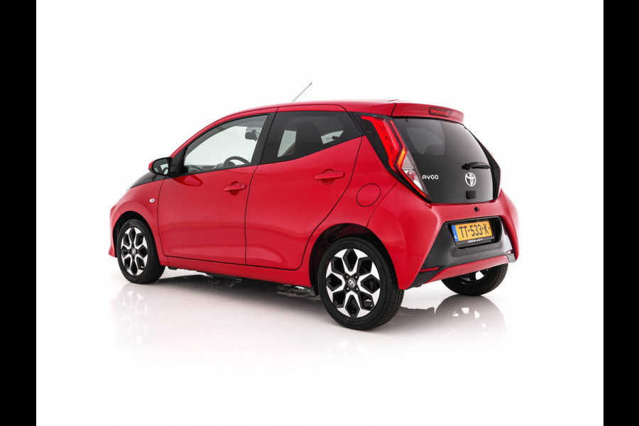Toyota Aygo 1.0 VVT-i x-cite *AIRCO | CRUISE | CAMERA | CARPLAY | DAB | COMFORT-SEATS | PRIVACY-GLASS*