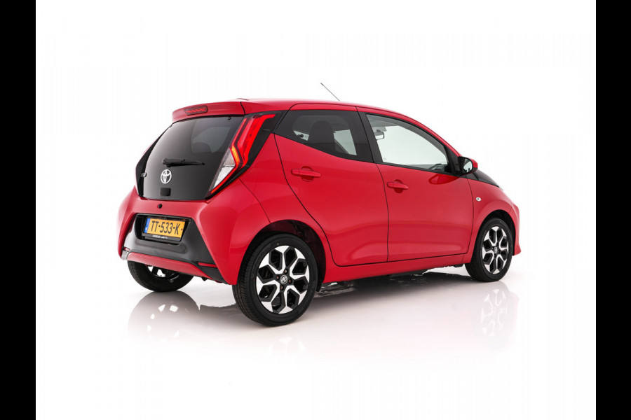 Toyota Aygo 1.0 VVT-i x-cite *AIRCO | CRUISE | CAMERA | CARPLAY | DAB | COMFORT-SEATS | PRIVACY-GLASS*