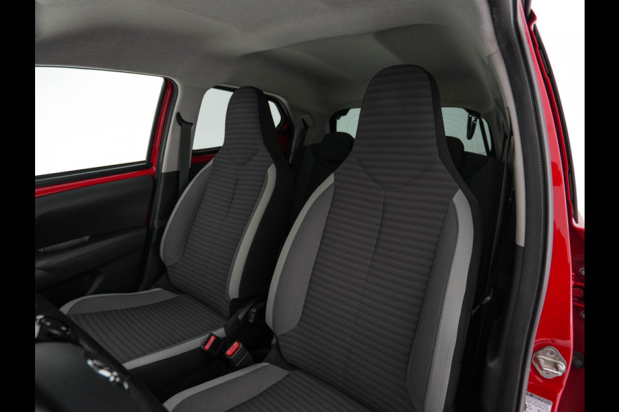 Toyota Aygo 1.0 VVT-i x-cite *AIRCO | CRUISE | CAMERA | CARPLAY | DAB | COMFORT-SEATS | PRIVACY-GLASS*