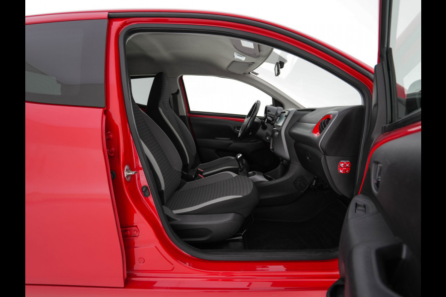 Toyota Aygo 1.0 VVT-i x-cite *AIRCO | CRUISE | CAMERA | CARPLAY | DAB | COMFORT-SEATS | PRIVACY-GLASS*