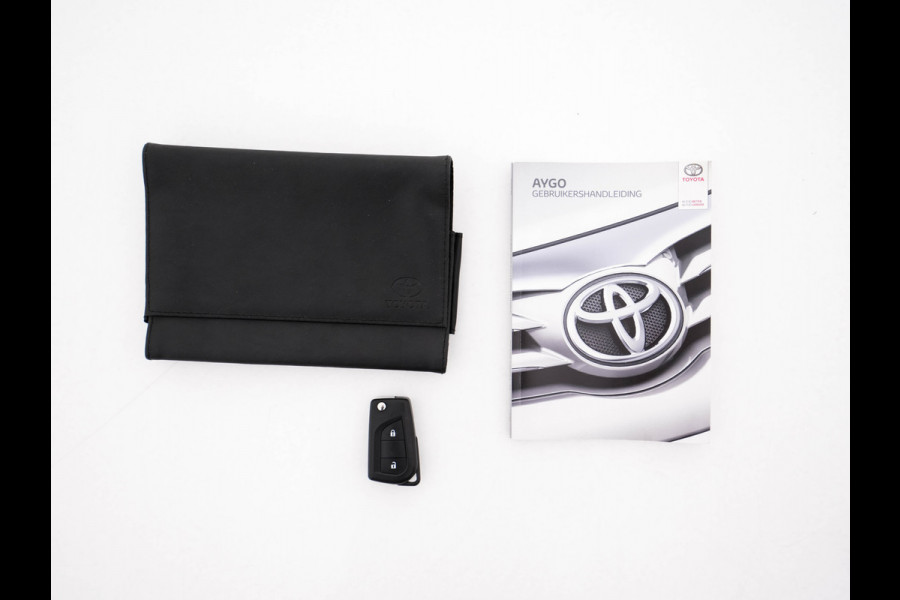 Toyota Aygo 1.0 VVT-i x-cite *AIRCO | CRUISE | CAMERA | CARPLAY | DAB | COMFORT-SEATS | PRIVACY-GLASS*