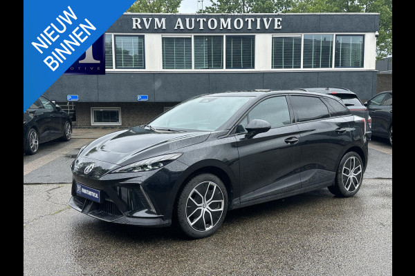 MG Mg4 electric Luxury 64 kWh SOH 95% | 10.000KM! |360 CAMERA| 7 JAAR MG GARANTIE T/M 07-2031| ELEK. STOEL| DODE HOEK SENSOR| STOEL + STUURVERWARMING| ADAPTIVE CRUISE CONTROL