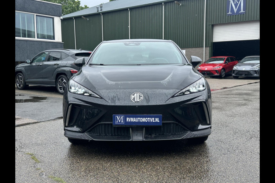 MG Mg4 electric Luxury 64 kWh SOH 95% | 10.000KM! |360 CAMERA| 7 JAAR MG GARANTIE T/M 07-2031| ELEK. STOEL| DODE HOEK SENSOR| STOEL + STUURVERWARMING| ADAPTIVE CRUISE CONTROL