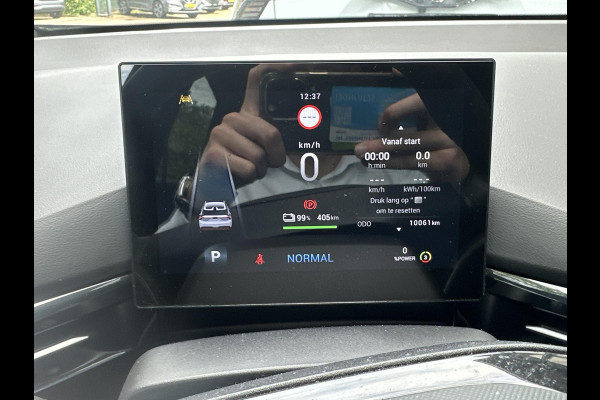 MG Mg4 electric Luxury 64 kWh SOH 95% | 10.000KM! |360 CAMERA| 7 JAAR MG GARANTIE T/M 07-2031| ELEK. STOEL| DODE HOEK SENSOR| STOEL + STUURVERWARMING| ADAPTIVE CRUISE CONTROL