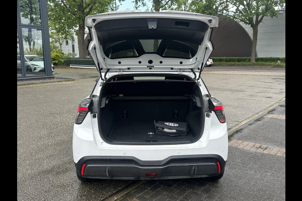 MG Mg4 electric Luxury 64 kWh SOH 96% | 10K KM!! |360 CAMERA| 7 JAAR MG GARANTIE T/M 07-2031| ELEK. STOEL| DODE HOEK SENSOR| STOEL + STUURVERWARMING| ADAPTIVE CRUISE CONTROL