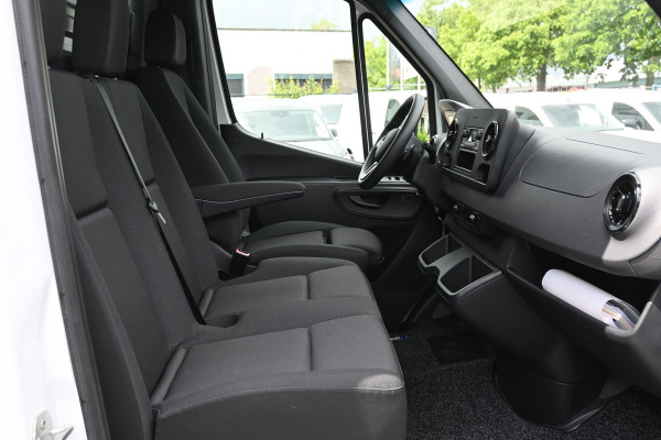 Mercedes-Benz eSprinter 312 L2H2 FWD 56 kWh Camera, Stoelverwarming